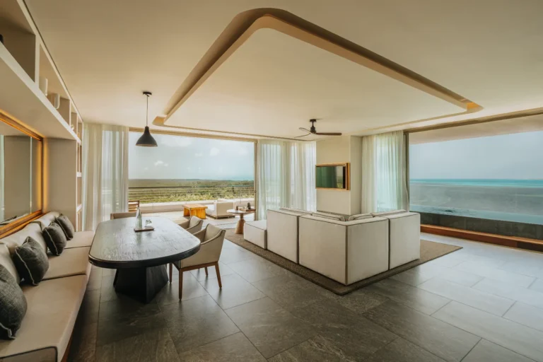 compressed_ROYAL - SHA - HQ - 01