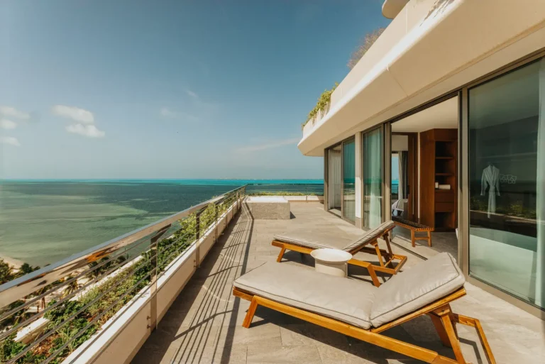 compressed_ROYAL - SHA - HQ - 06